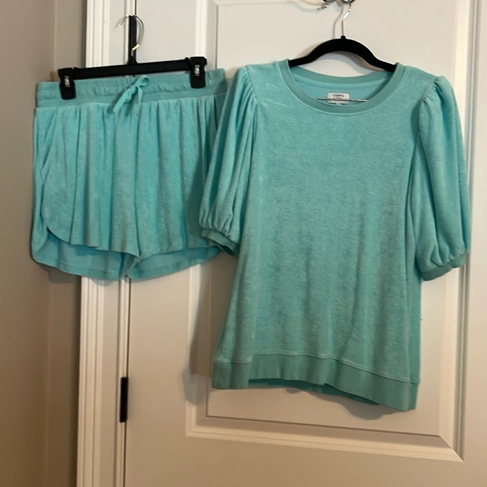 Crown and Ivy Ladies Terry Cloth Short Set Size Medium